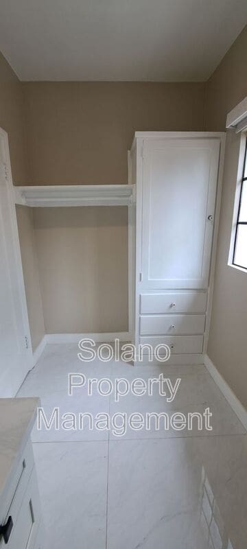 Building Photo - 290 E B St