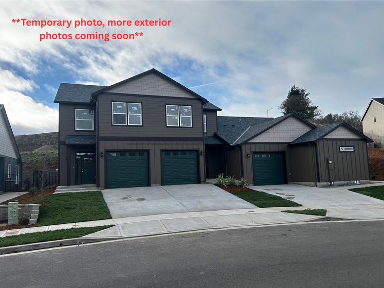 Primary Photo - 5783 Joynak St S