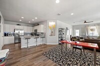 Building Photo - 1701 Logan Dr