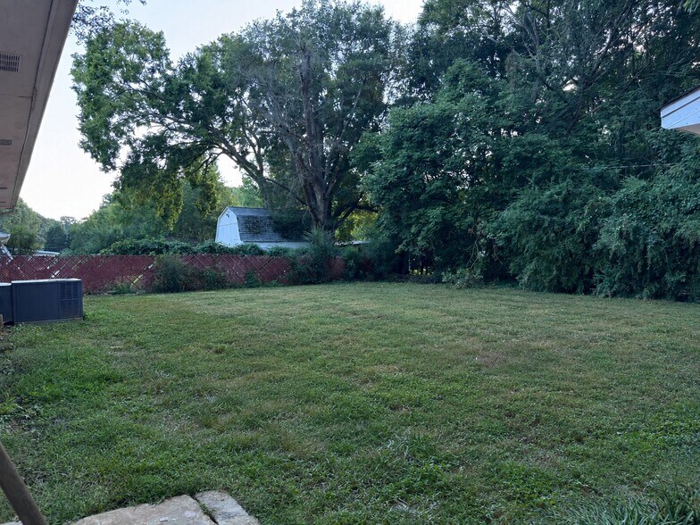 Building Photo - 4205 Greenhaven Ln