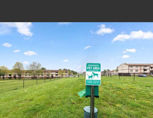 Building Photo - 999 Heather Ridge Dr