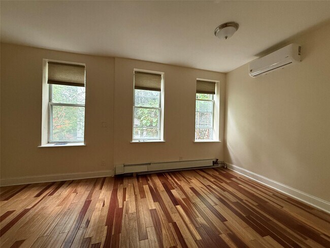 Building Photo - 139 Kingston Ave