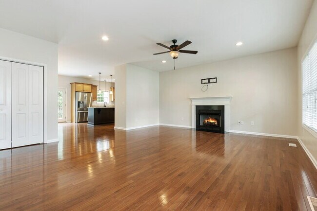 Building Photo - 1350 Monticello Dr