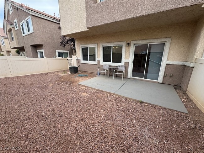 Building Photo - 8690 Horizon Wind Ave