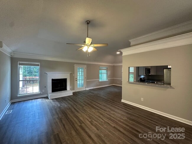 Building Photo - 1617 Sugar Hollow Dr