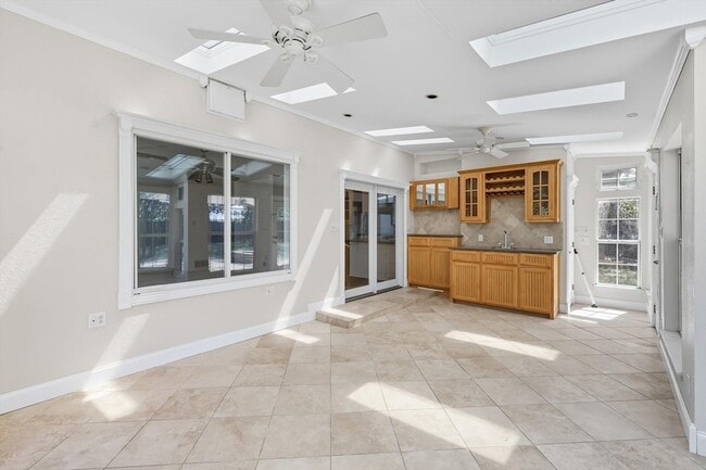 Building Photo - 5702 Teasley Ln
