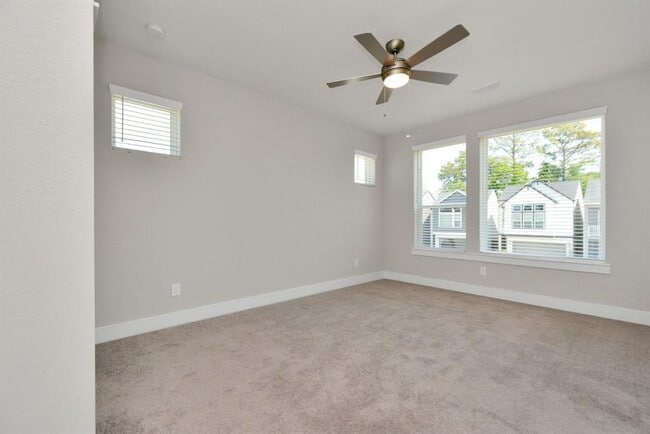 Building Photo - 725 Strawberry Pines Ct