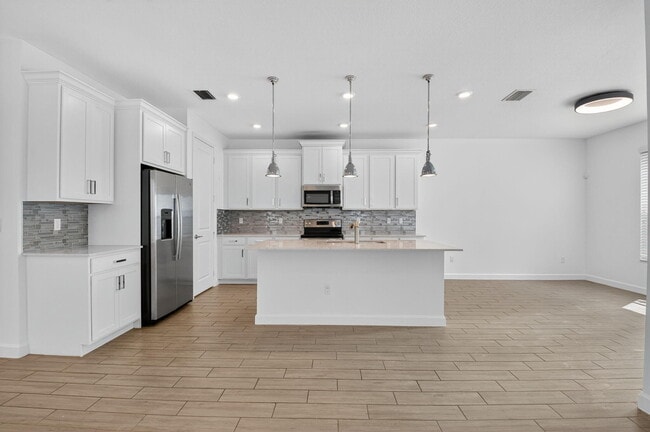 Building Photo - 4320 Buttonwood Dr
