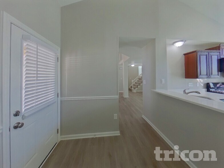 Building Photo - 5704 Ebley Ln