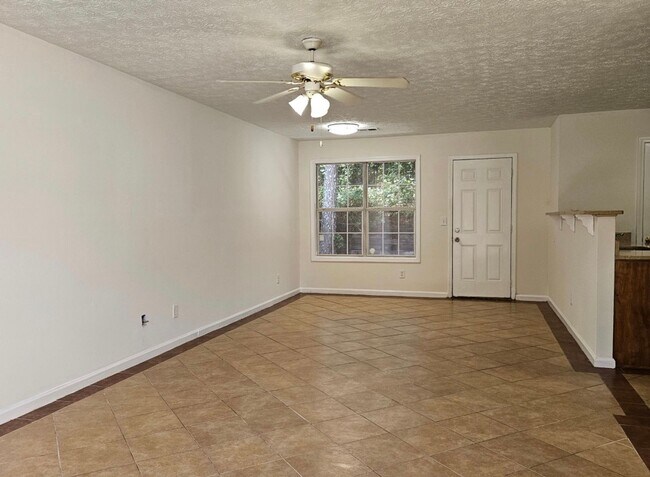 Building Photo - 3172 Creekwood Dr