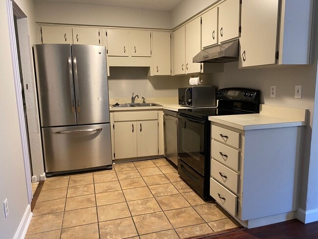 Building Photo - 2014 SW 70th Terrace