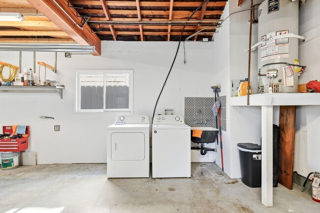 Building Photo - 2104 E Ocean Blvd