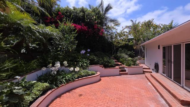 Building Photo - 7920 Avenida Alamar
