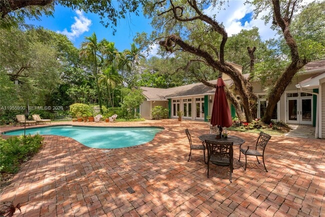 Building Photo - 7400 SW 47th Ct