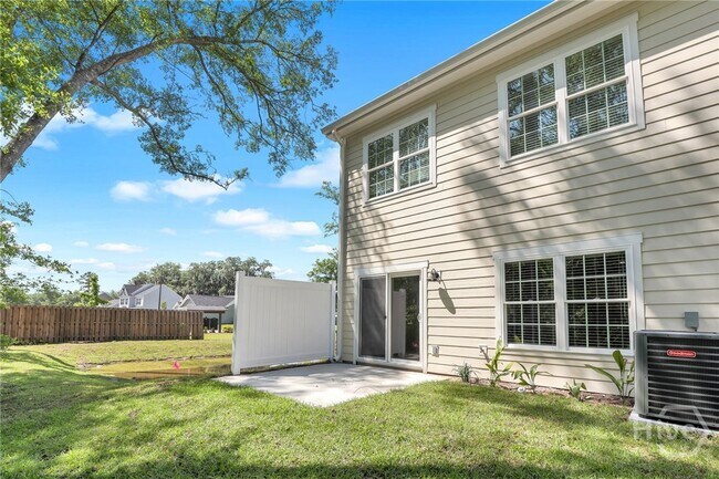 Building Photo - 105 Sherwood Ct