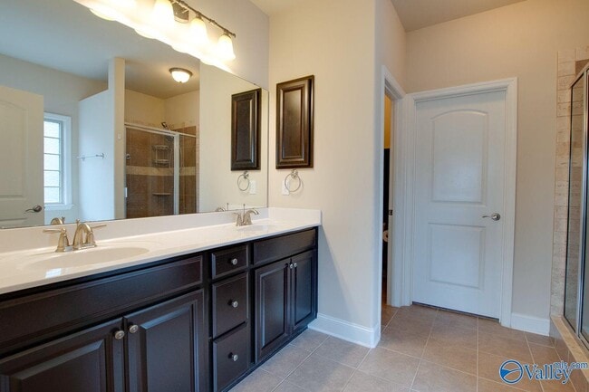 Building Photo - 407 E Mossyleaf Dr SW