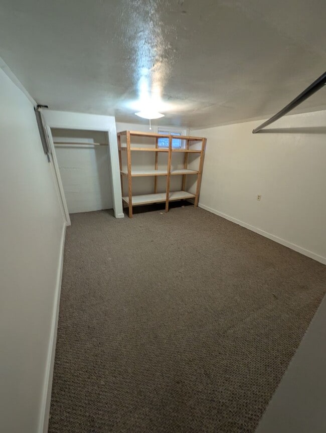 Building Photo - Quaint 2 Bedroom in Navy Yard City - TONS of Extra Space! Available Now!