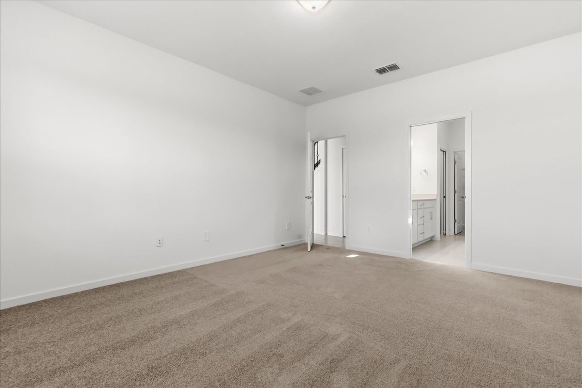 Building Photo - 11216 Sycamore Glen Loop