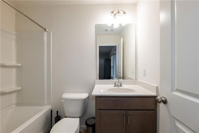 Building Photo - 915 Society Cir
