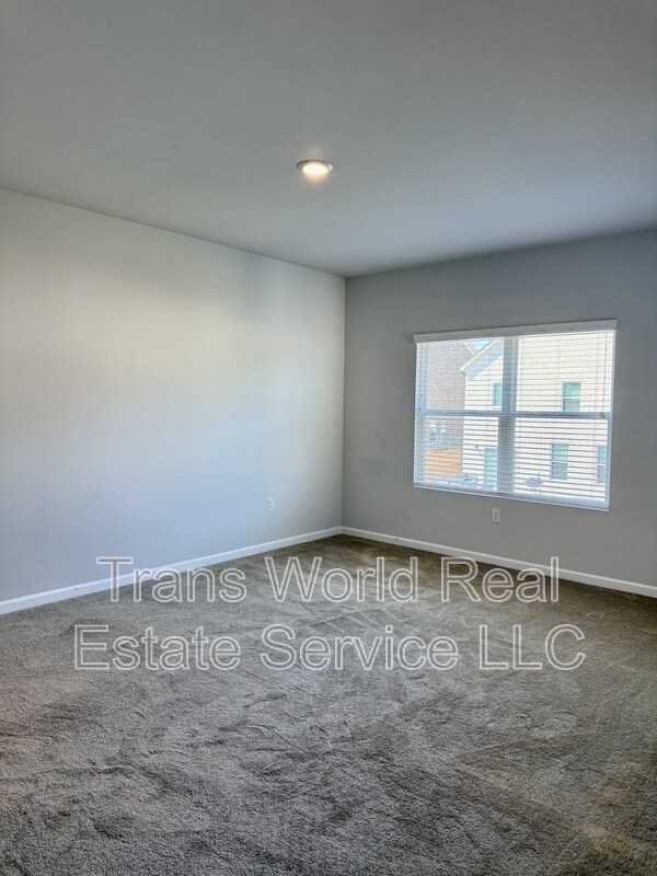 Building Photo - 2090 Ecoland Dr