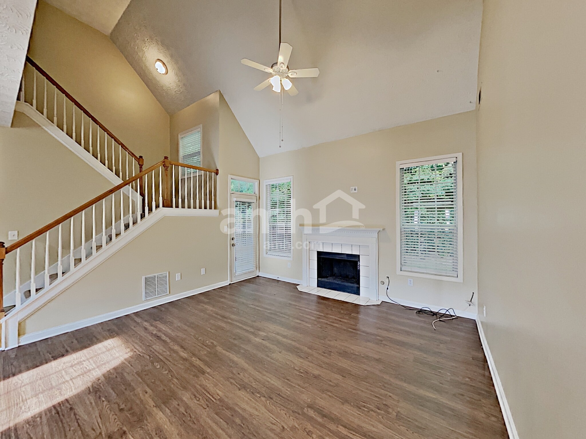 Building Photo - 2319 Clipper Ln
