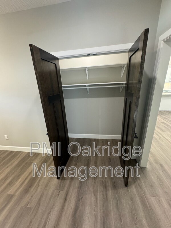 Building Photo - 963 Winter Ridge Dr