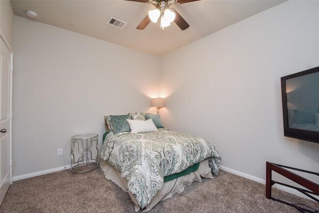 Building Photo - 18119 Humber River Ln