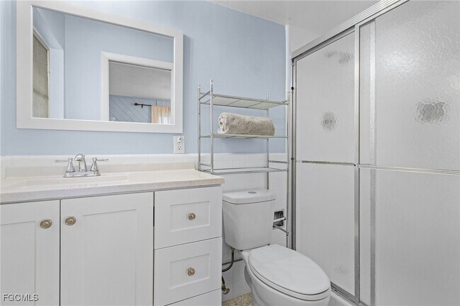 Building Photo - 2823 SE 18th Ave