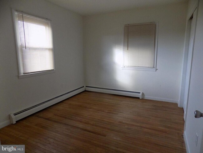 Building Photo - 3168 Middle Creek Rd