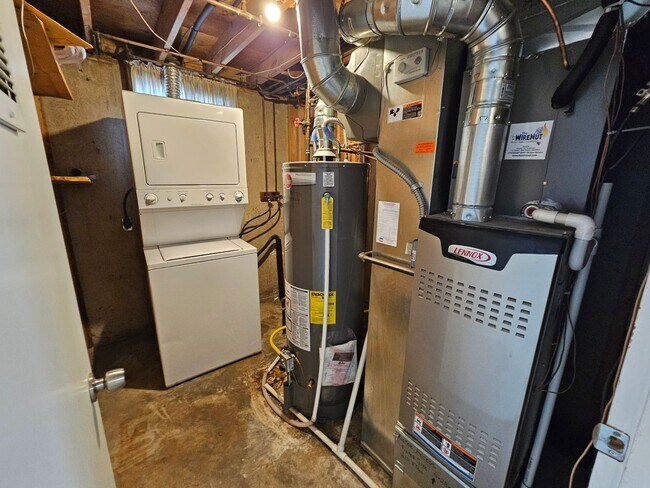 Building Photo - Welcome home to this maintained 4-bedroom, 2-bath Home in 80909!