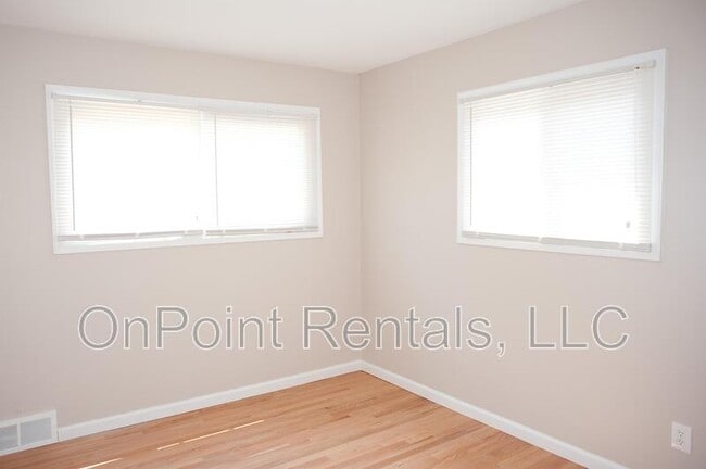 Building Photo - 331 Radcliff St