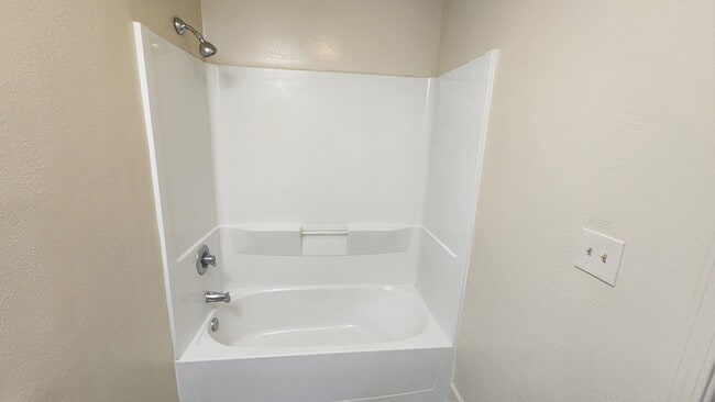 Building Photo - 6013 Brett Dr