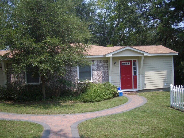Building Photo - 1536 Inland Ave