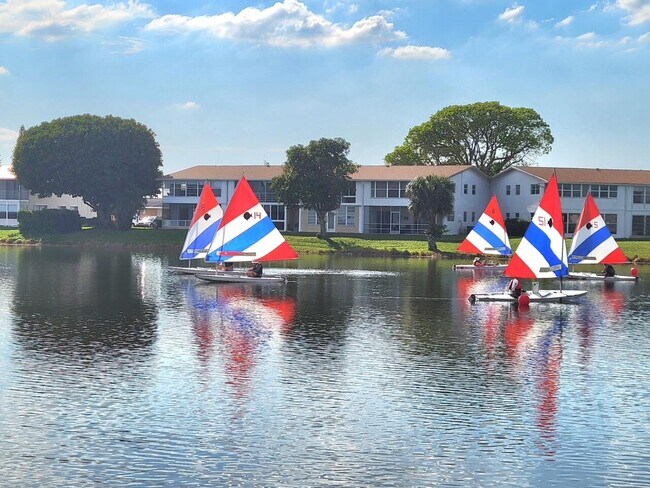 Building Photo - 128 Canterbury F