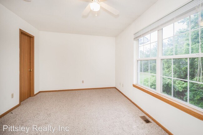 Building Photo - 2 br, 2 bath Apartment - 701 Fotis Drive