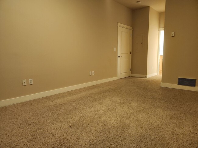 Building Photo - Washington Ave #306