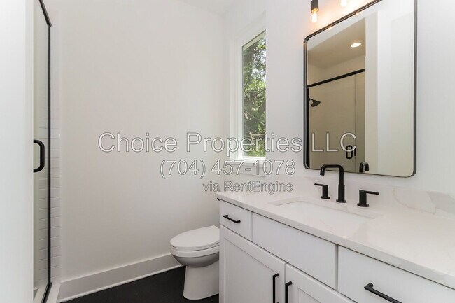 Building Photo - 422 Sylvania Ave