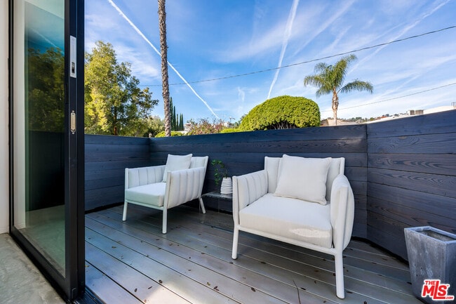 Building Photo - 857 Hilldale Ave