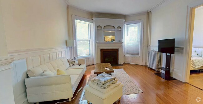 Building Photo - 1073 Beacon St