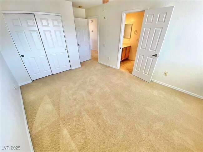 Building Photo - 6864 Owlet Ct