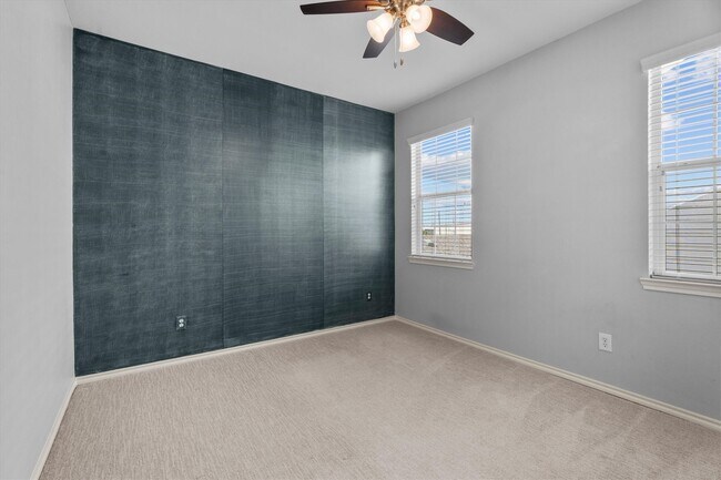 Building Photo - 2131 Kemah Village Dr