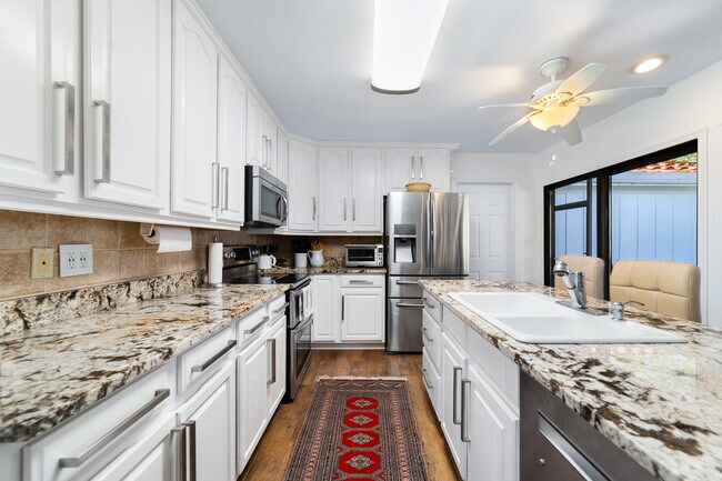 Building Photo - 3000 Conifer Dr