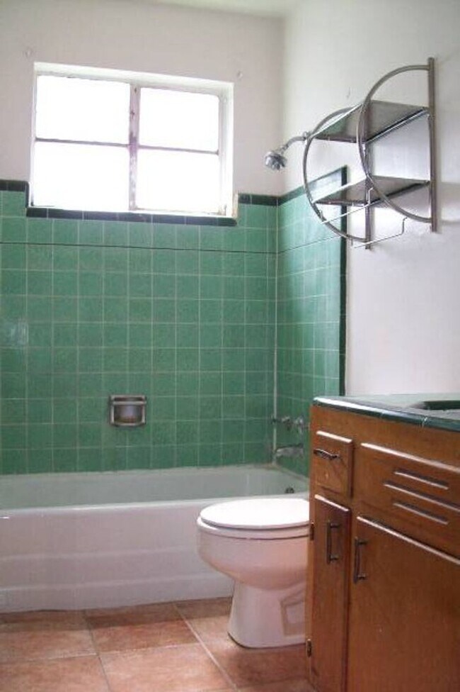 Building Photo - 3 Bedroom in Hudson Park off Cedar