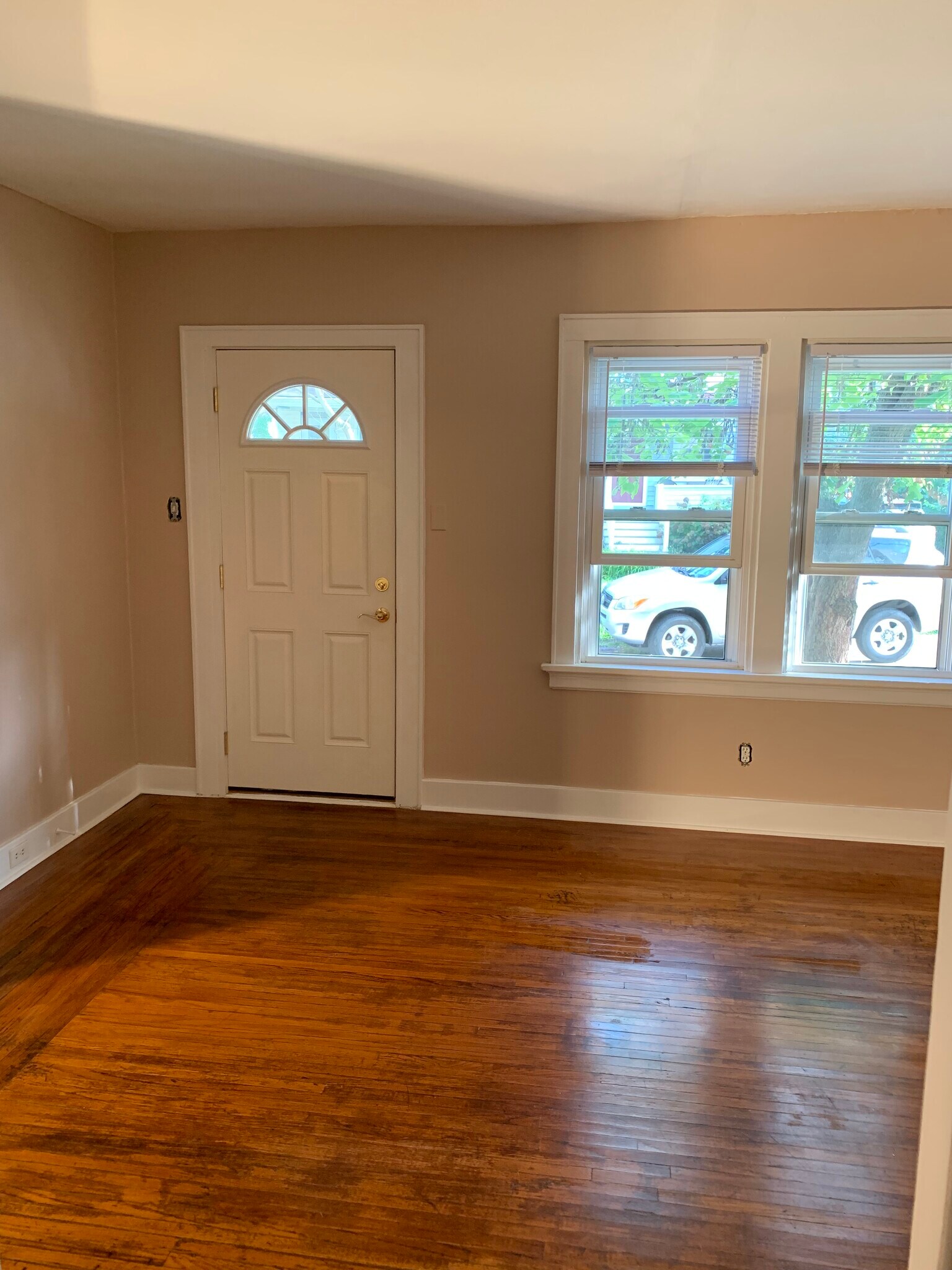 Building Photo - 3260 Berwyn Pl