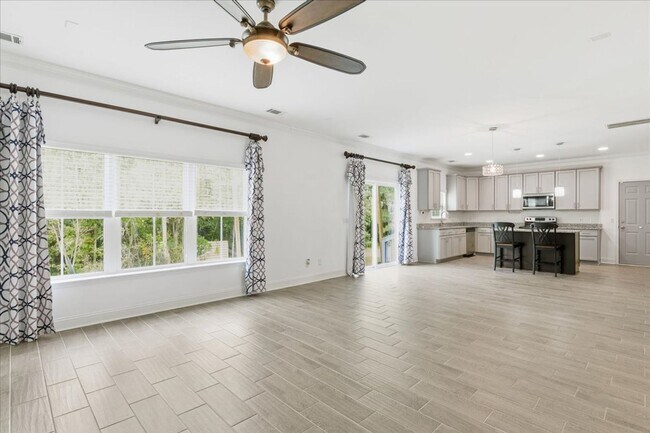 Building Photo - Welcome to Your Ideal Home: Where Luxury a...