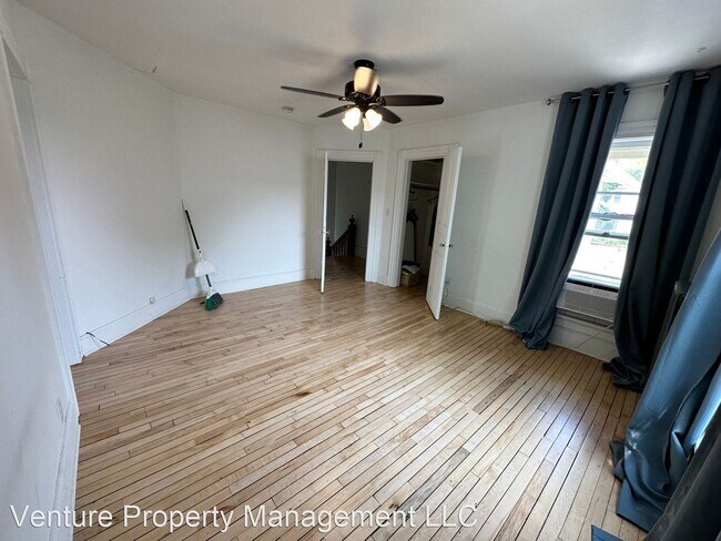 Building Photo - 3 br, 2 bath House - N89 W16229 Main St