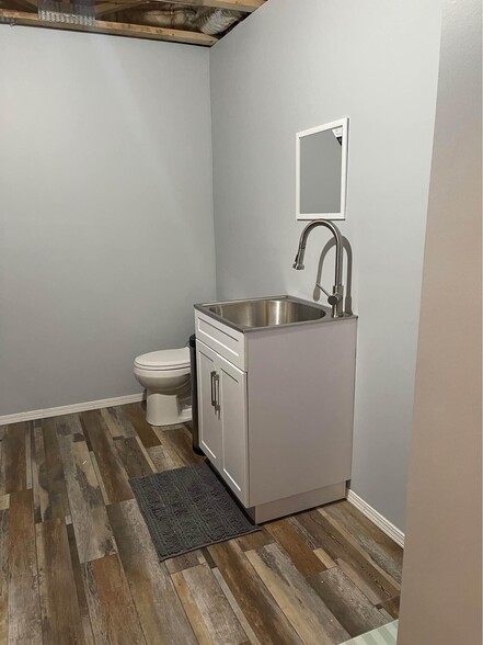 Downstairs Bathroom - 13904 S 42nd Ave