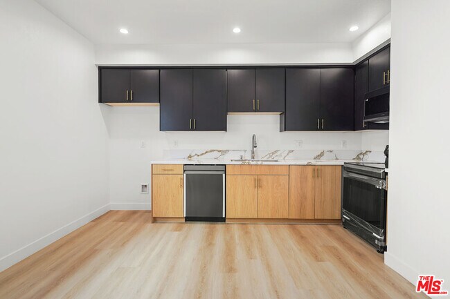 Building Photo - 4202 Willimet Ave