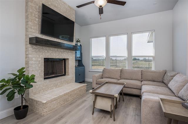 Building Photo - 513 Lakeway Ln