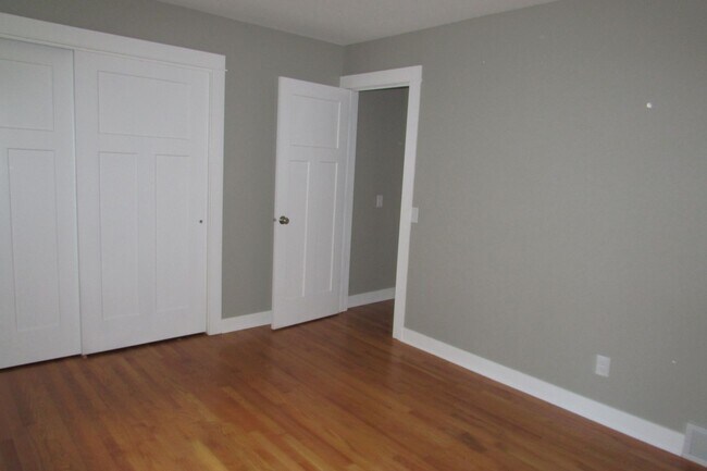 Building Photo - 6405 Alison Ln
